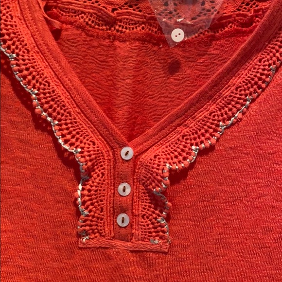 New Free People coral crocheted top s - Picture 3 of 6